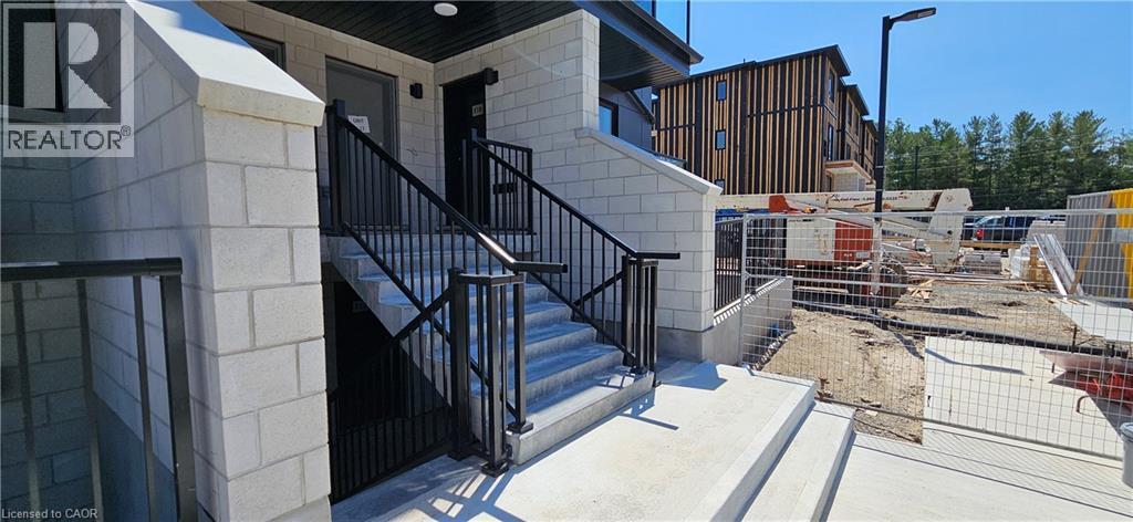 410 NORTHFIELD Drive W Unit# E18, Waterloo, Ontario