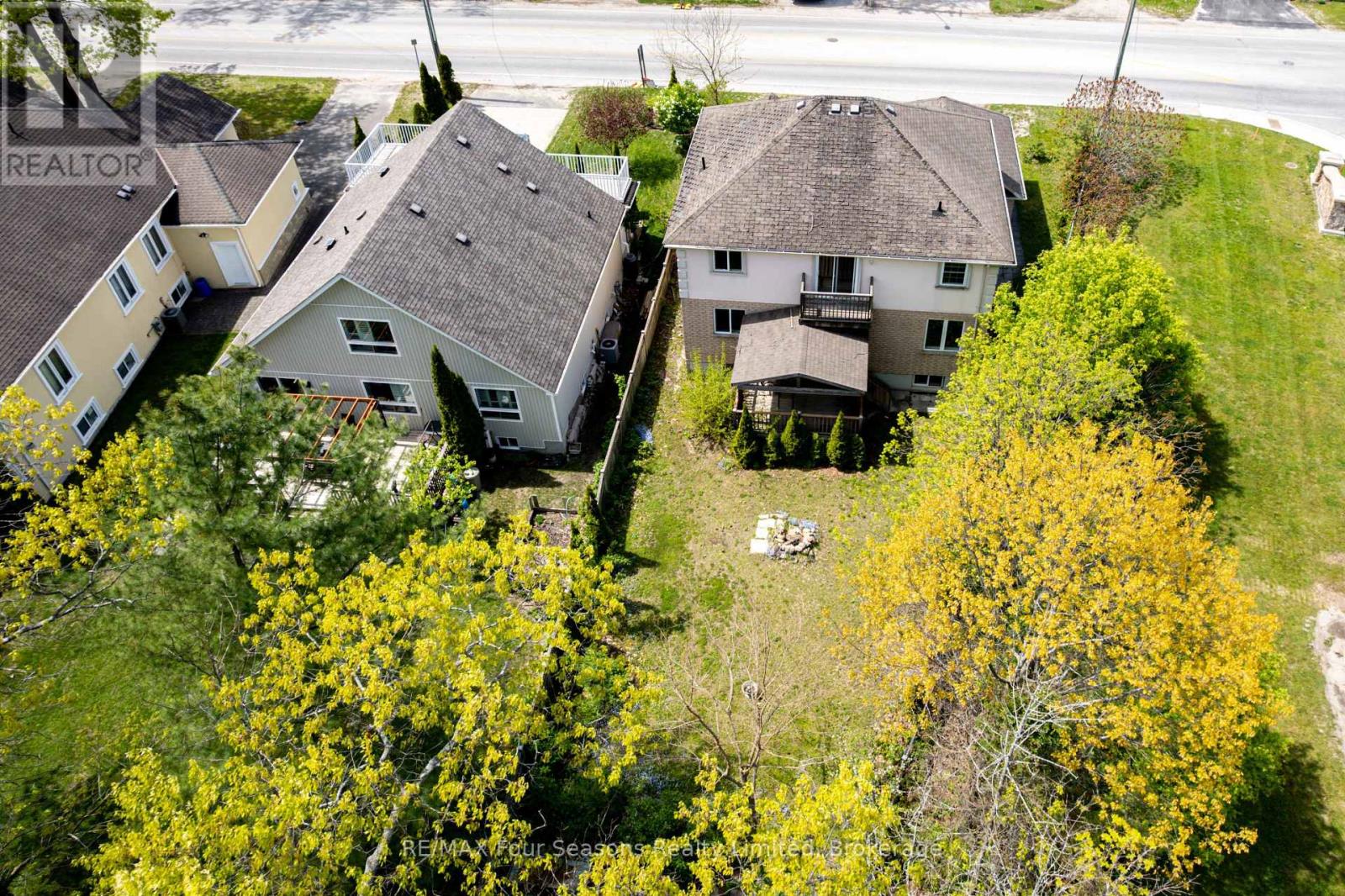 243 River Road E, Wasaga Beach, Ontario  L9Z 2L1 - Photo 45 - S12458468