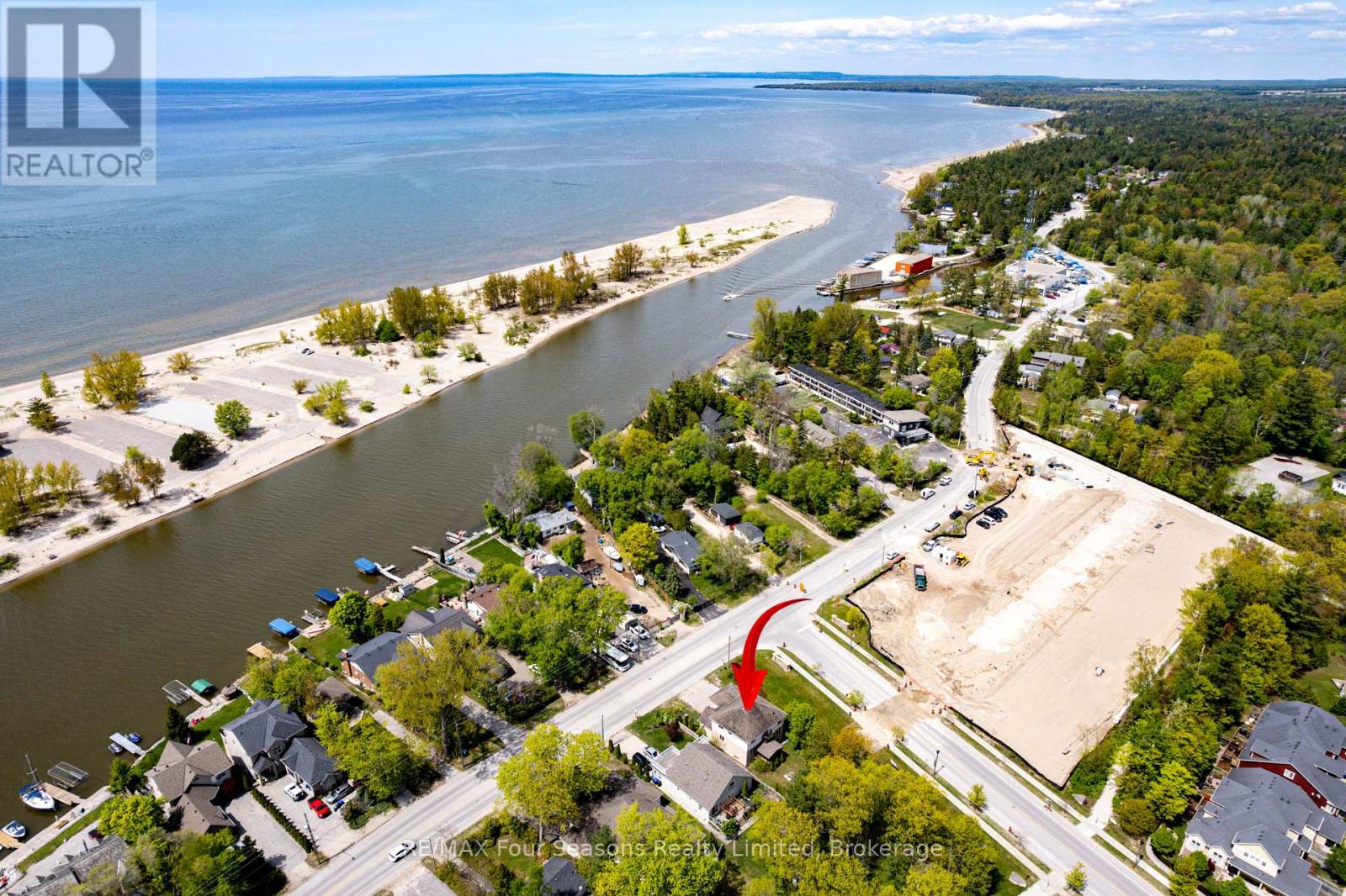 243 River Road E, Wasaga Beach, Ontario  L9Z 2L1 - Photo 46 - S12458468