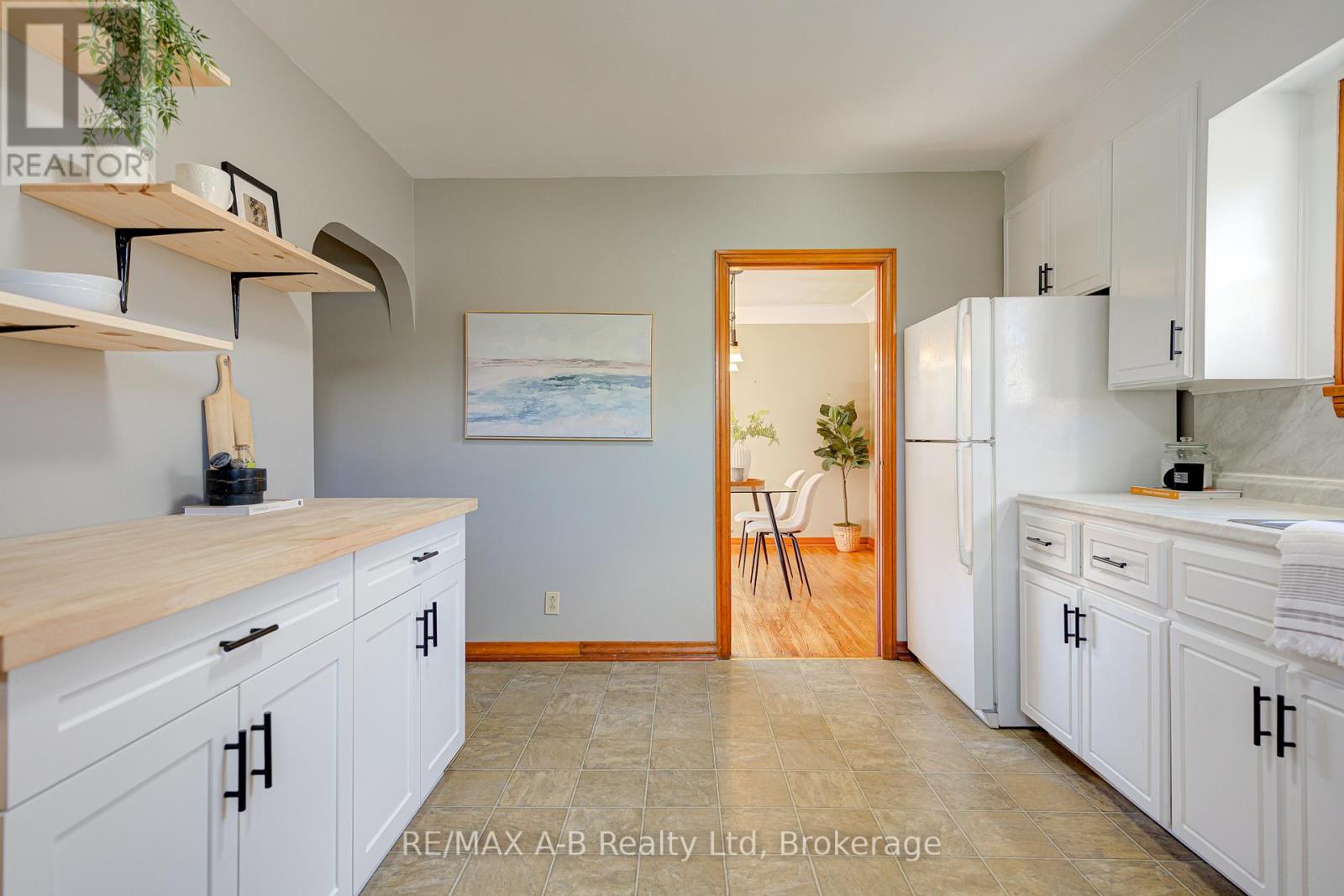 252 Hibernia Street, Stratford, Ontario  N5A 5V7 - Photo 11 - X12459178