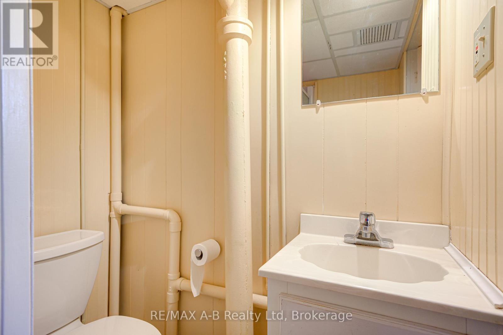 252 Hibernia Street, Stratford, Ontario  N5A 5V7 - Photo 20 - X12459178