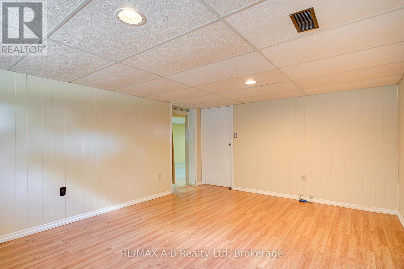 252 Hibernia Street, Stratford, Ontario  N5A 5V7 - Photo 22 - X12459178