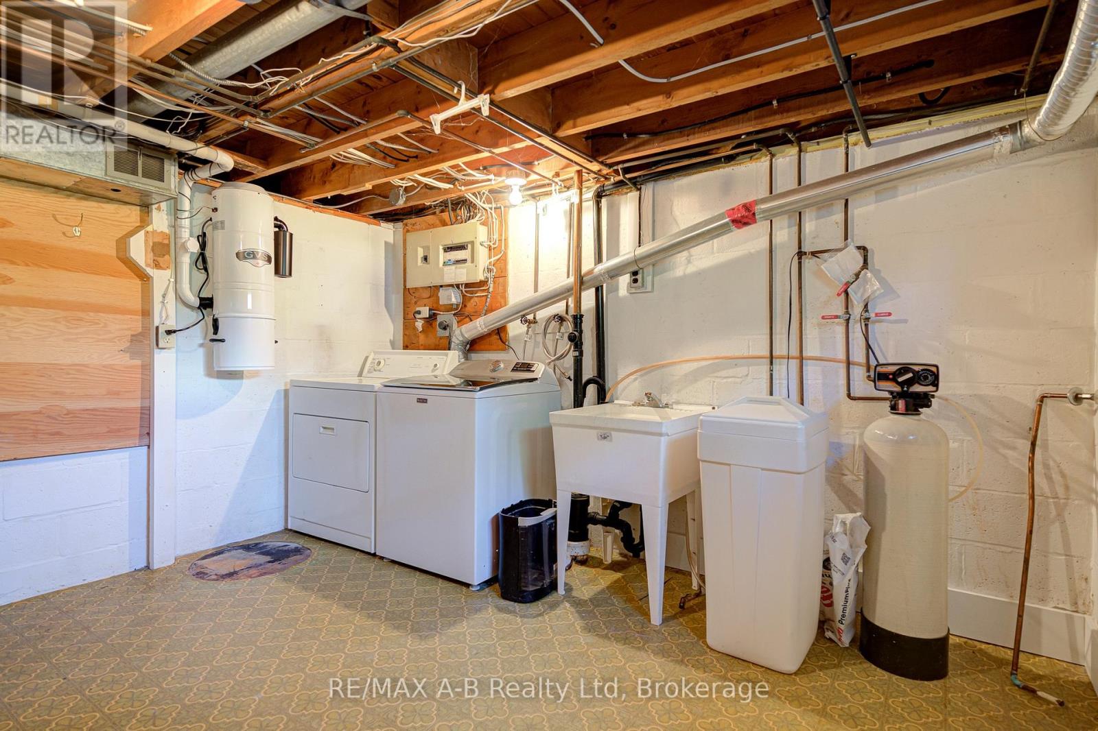 252 Hibernia Street, Stratford, Ontario  N5A 5V7 - Photo 23 - X12459178