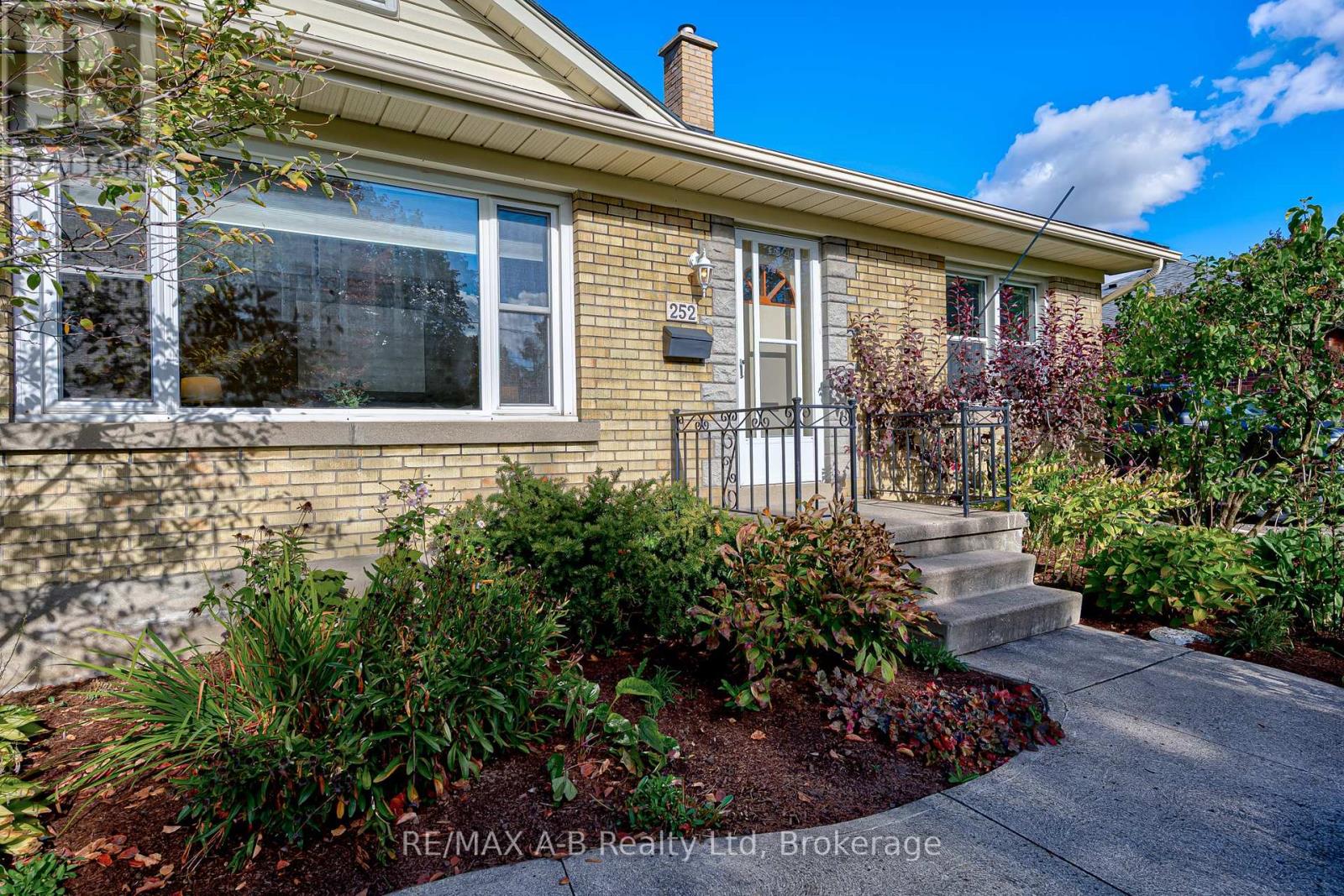 252 Hibernia Street, Stratford, Ontario  N5A 5V7 - Photo 33 - X12459178
