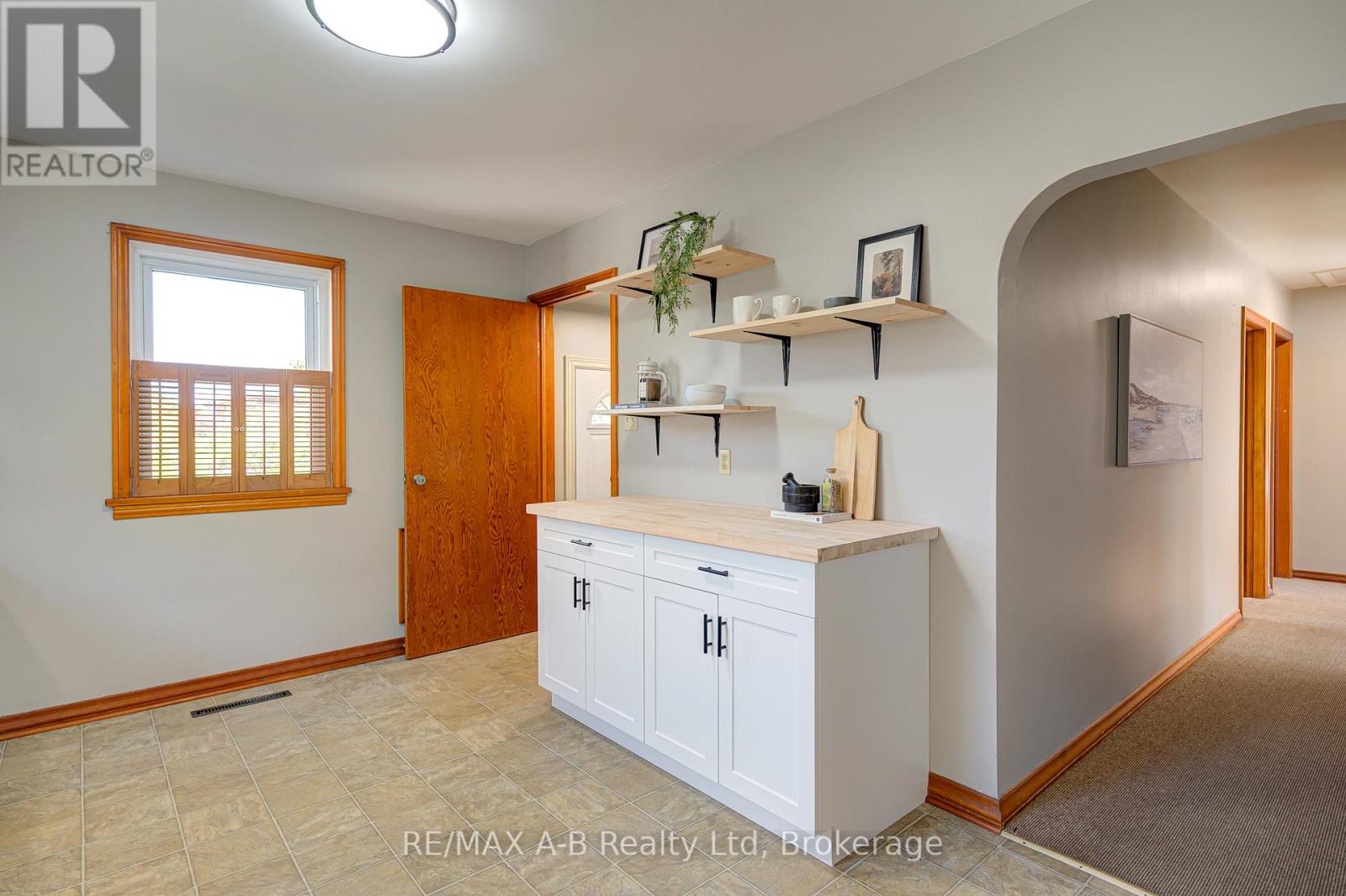 252 Hibernia Street, Stratford, Ontario  N5A 5V7 - Photo 9 - X12459178