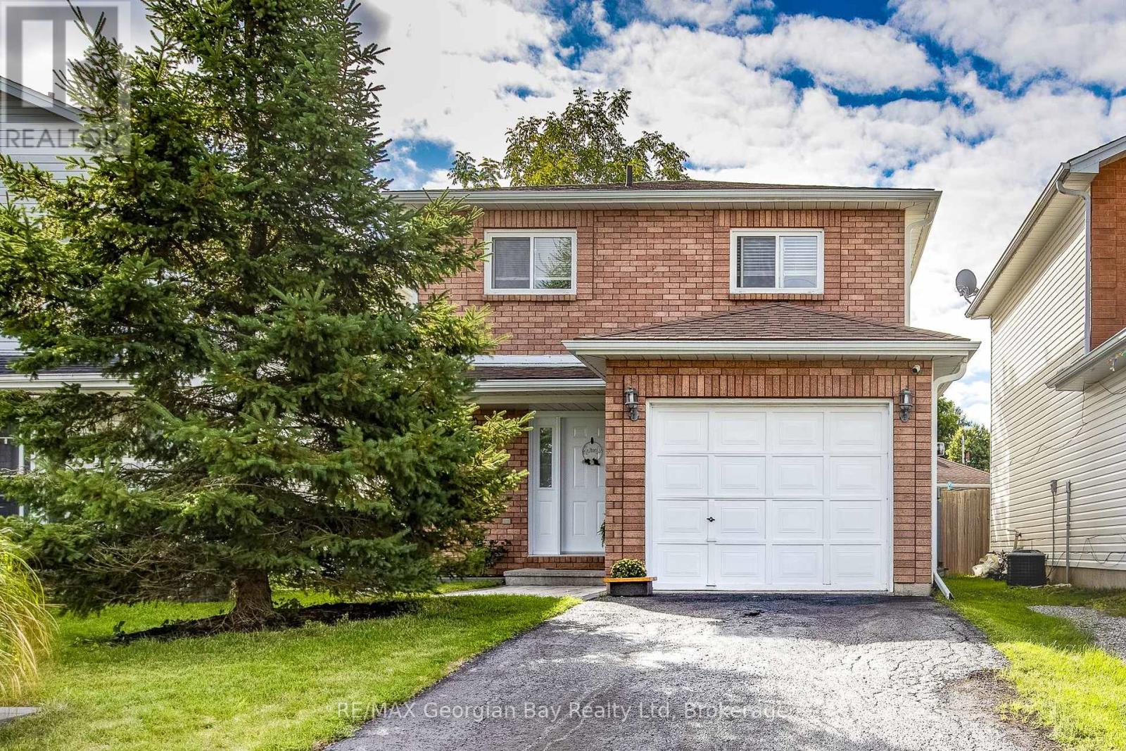 319 Ellen Street, Midland, Ontario  L4R 2H1 - Photo 1 - S12459360