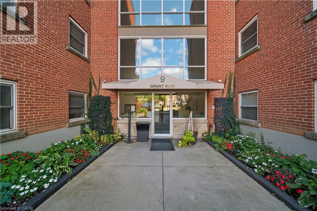 9 Grant Boulevard Unit# 102, Dundas, Ontario  L9H 4L5 - Photo 2 - 40778205