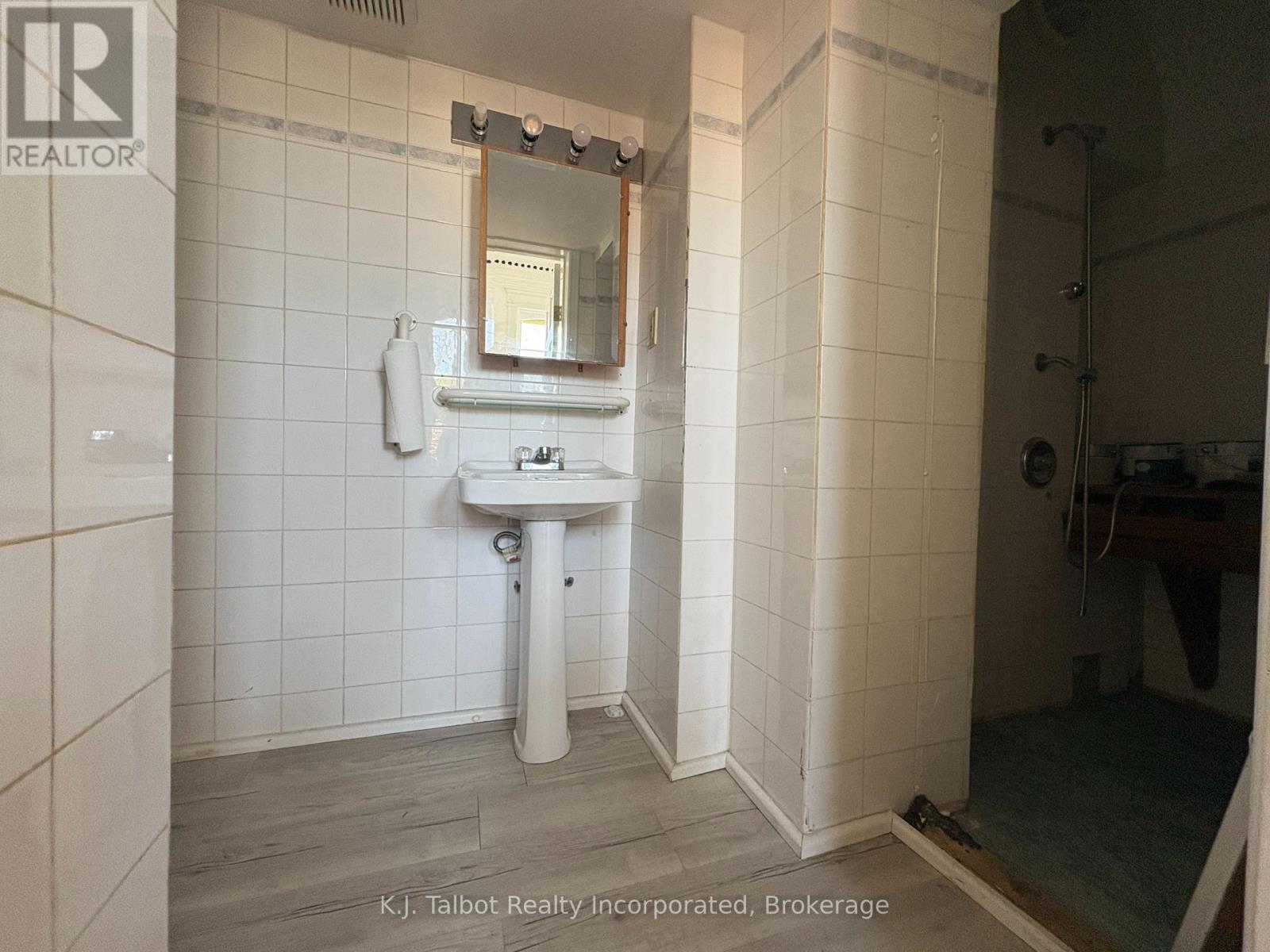 79 Albert Street, Central Huron, Ontario  N0M 1L0 - Photo 8 - X12459832