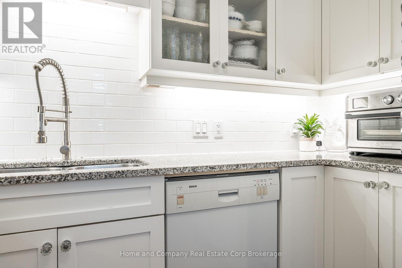 81 Blake Street, Stratford, Ontario  N5A 2C5 - Photo 11 - X12460084