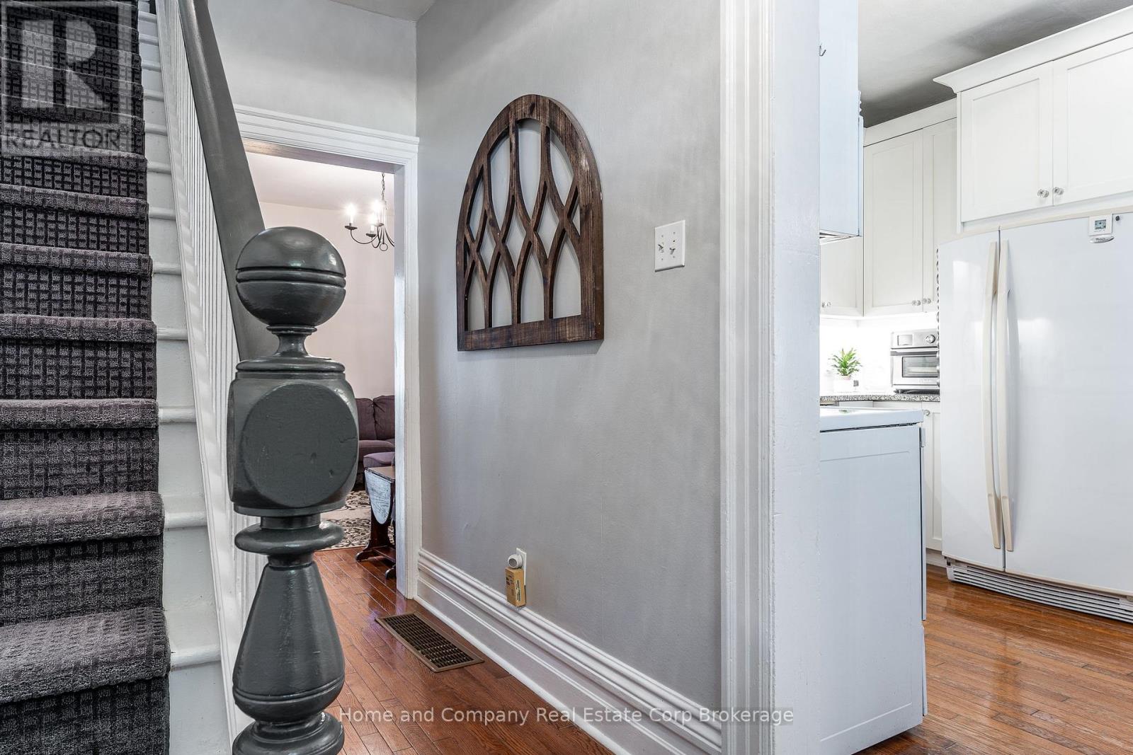 81 Blake Street, Stratford, Ontario  N5A 2C5 - Photo 7 - X12460084