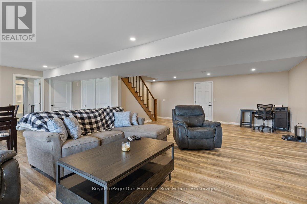 42 John Street, Morris Turnberry, Ontario  N0G 1E0 - Photo 27 - X12460143
