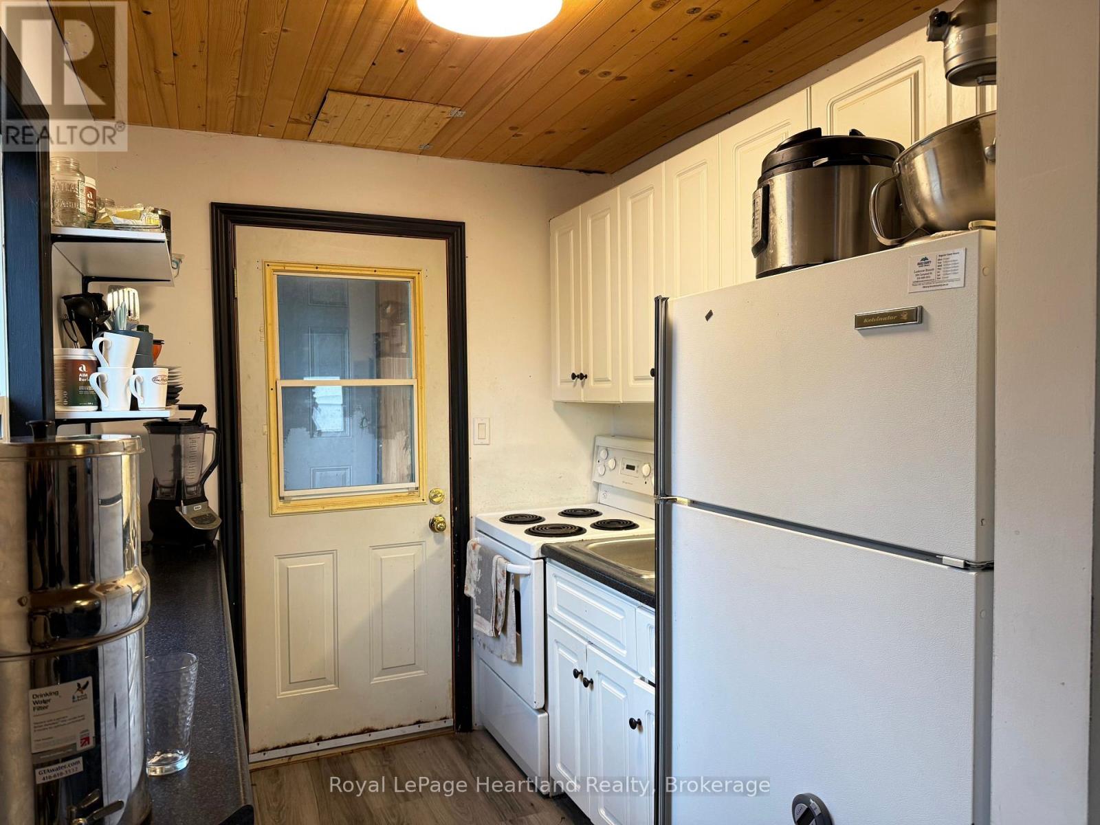 770 Somerville Street, Huron-Kinloss, Ontario  N0G 2H0 - Photo 7 - X12460169