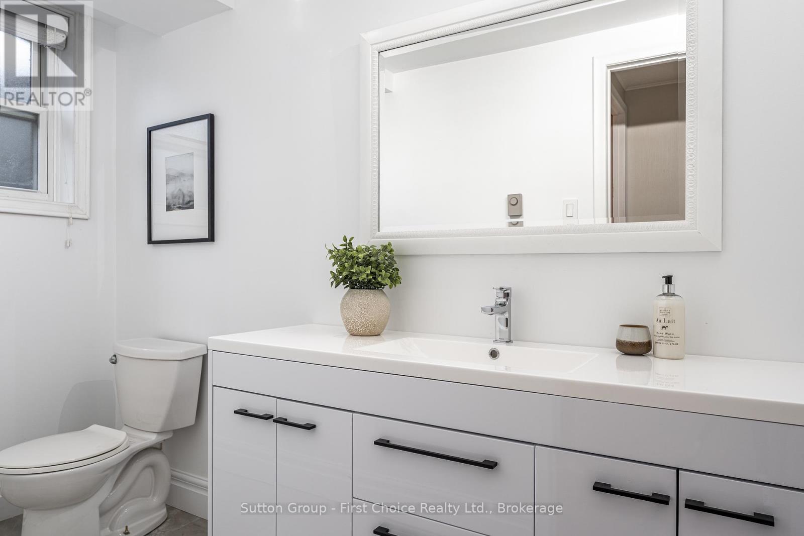 39 Baker Street, Stratford, Ontario  N5A 7A2 - Photo 28 - X12460473