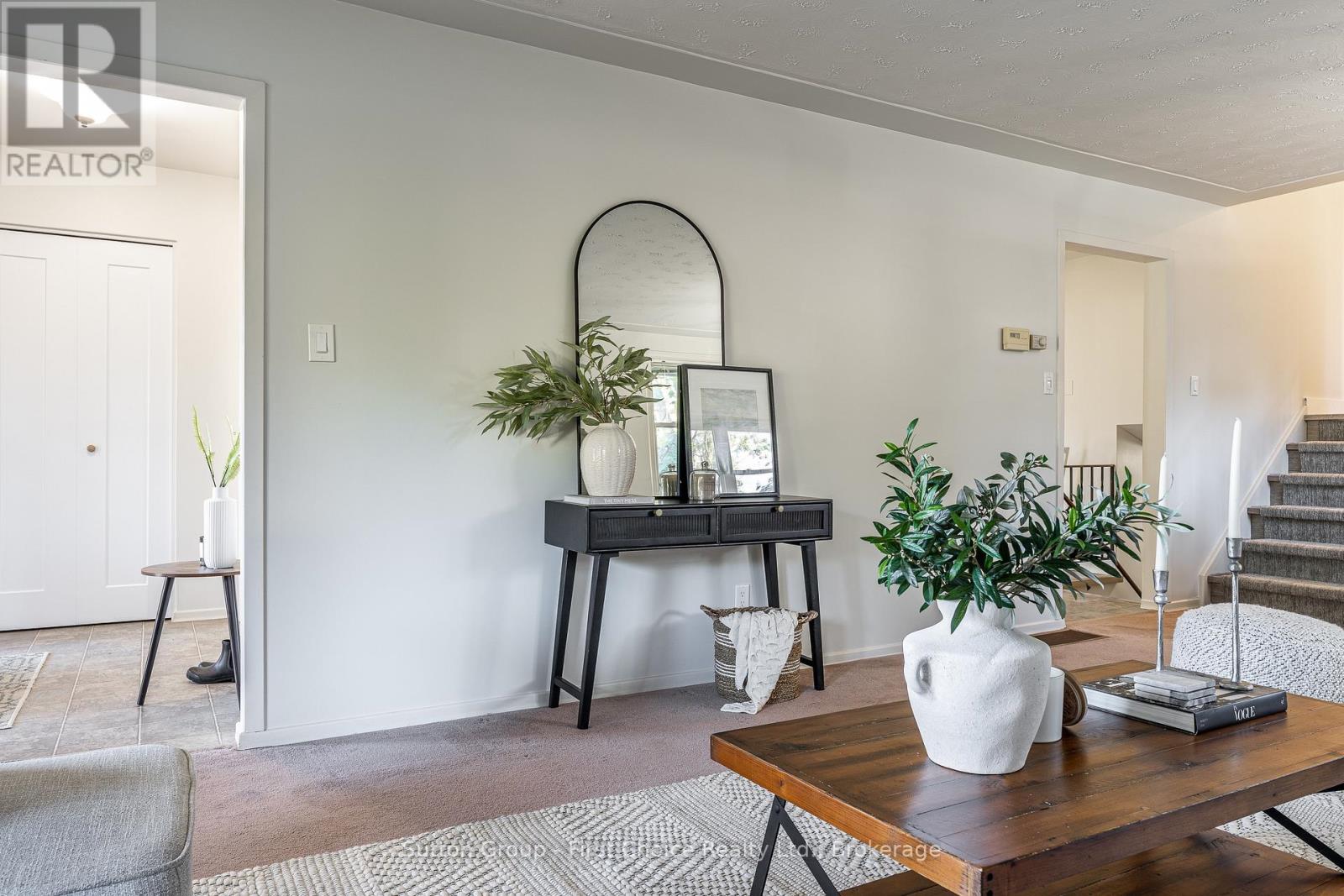 39 Baker Street, Stratford, Ontario  N5A 7A2 - Photo 6 - X12460473