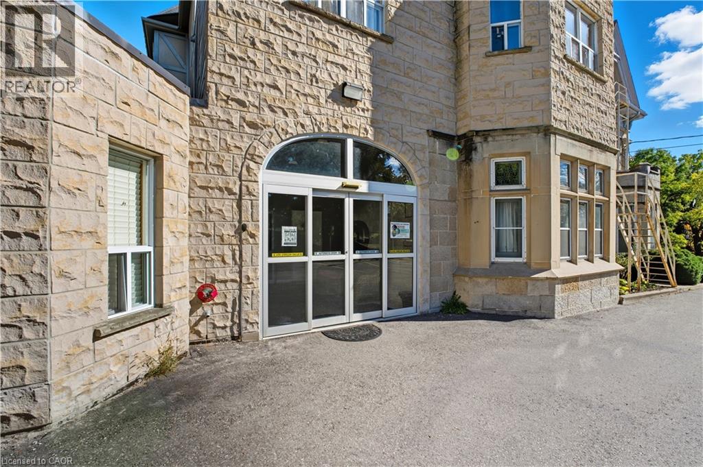 185 Grand River Street N, Paris, Ontario  N3L 2N2 - Photo 3 - 40778953