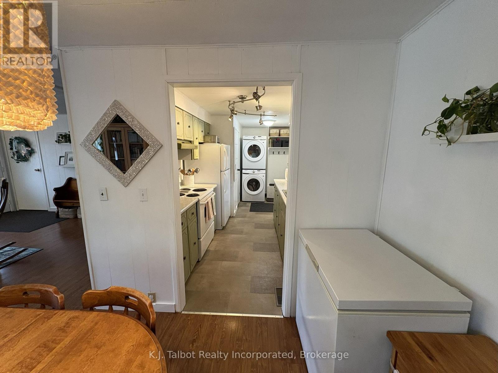 190 South Street, Goderich, Ontario  N7A 3M3 - Photo 8 - X12461483