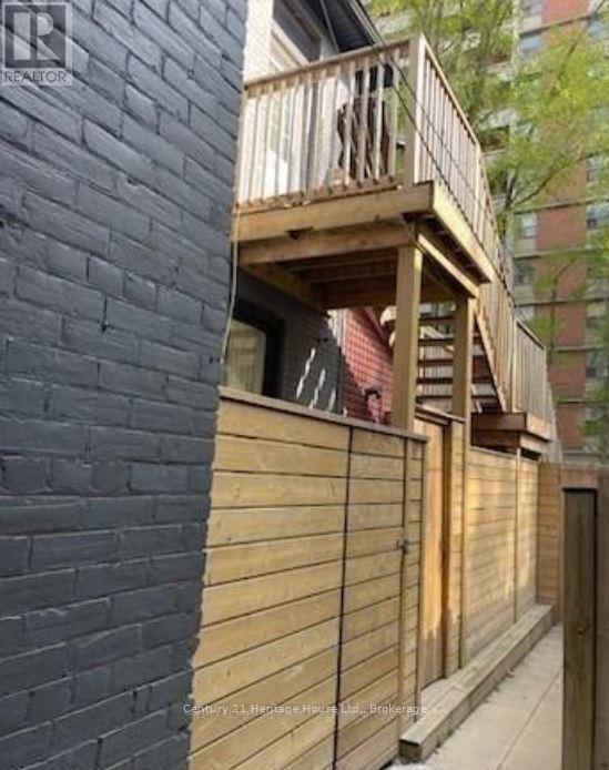 D - 210 Wilson Street, Hamilton, Ontario  L8R 1E5 - Photo 2 - X12461540