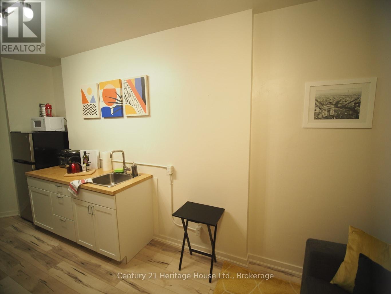 D - 210 Wilson Street, Hamilton, Ontario  L8R 1E5 - Photo 5 - X12461540