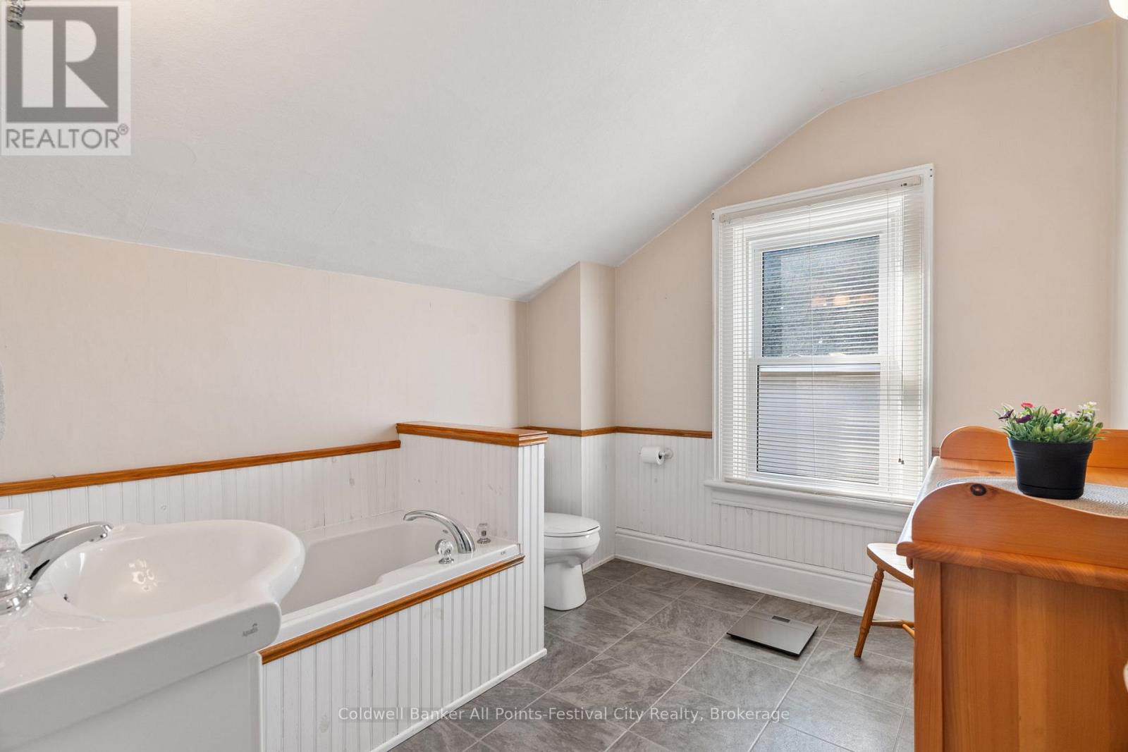 264 Huron Road, Goderich, Ontario  N7A 2Z9 - Photo 25 - X12462606