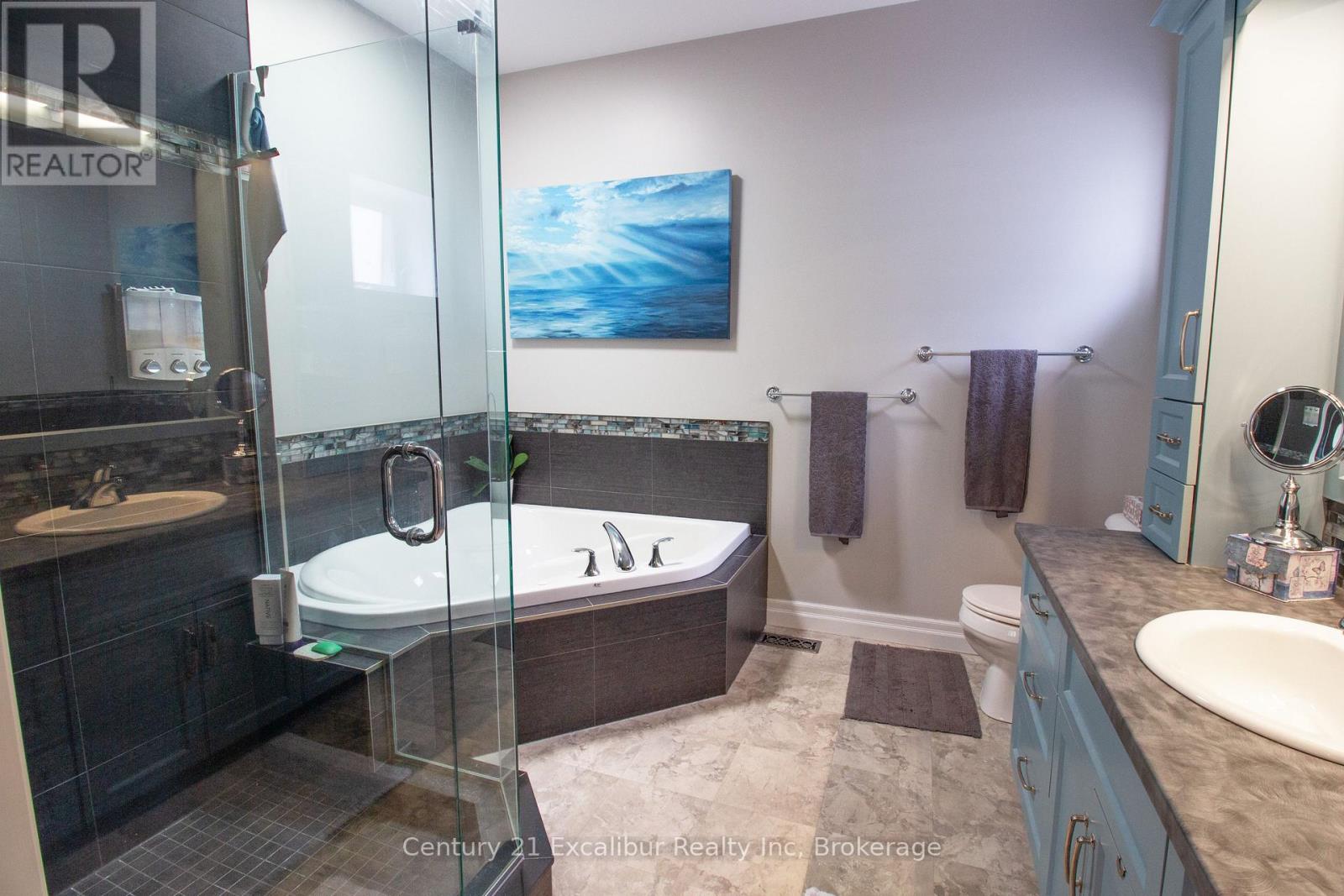 566 St. Patrick Street E, Centre Wellington, Ontario  N1M 1N2 - Photo 10 - X12462704