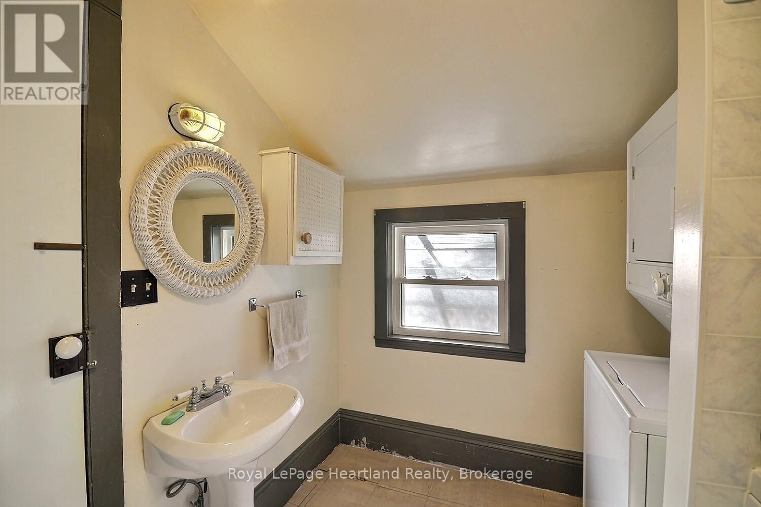 122 Mary Street, Central Huron, Ontario  N0M 1L0 - Photo 13 - X12462725