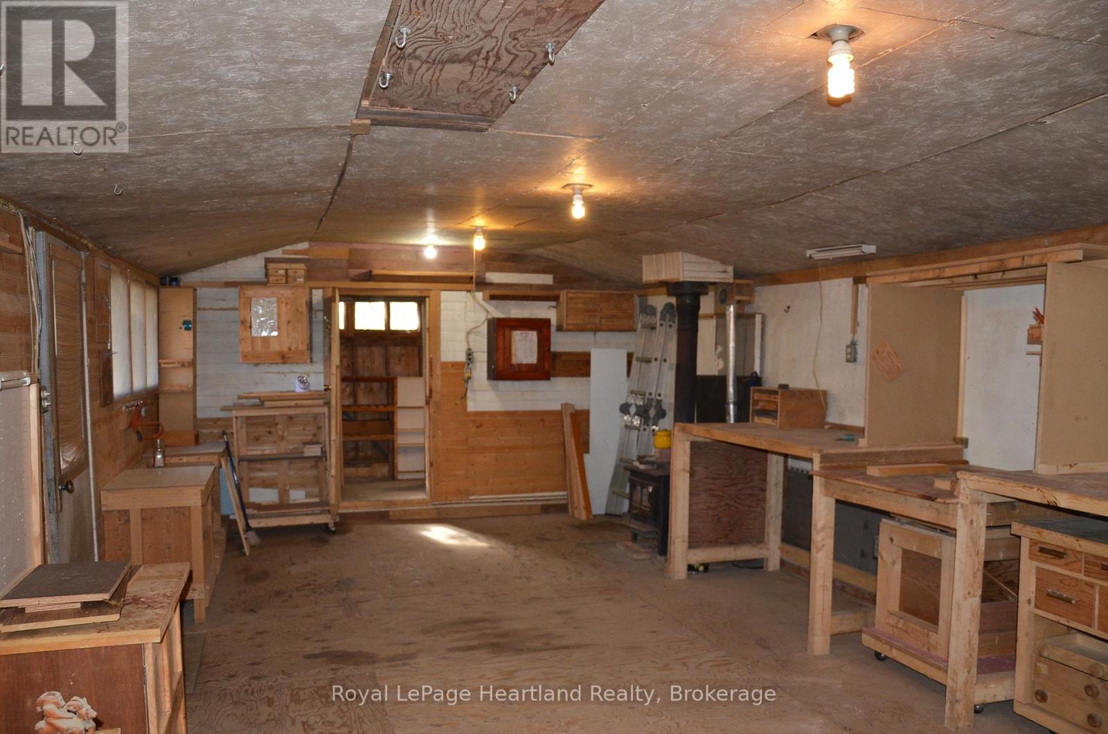 122 Mary Street, Central Huron, Ontario  N0M 1L0 - Photo 19 - X12462725