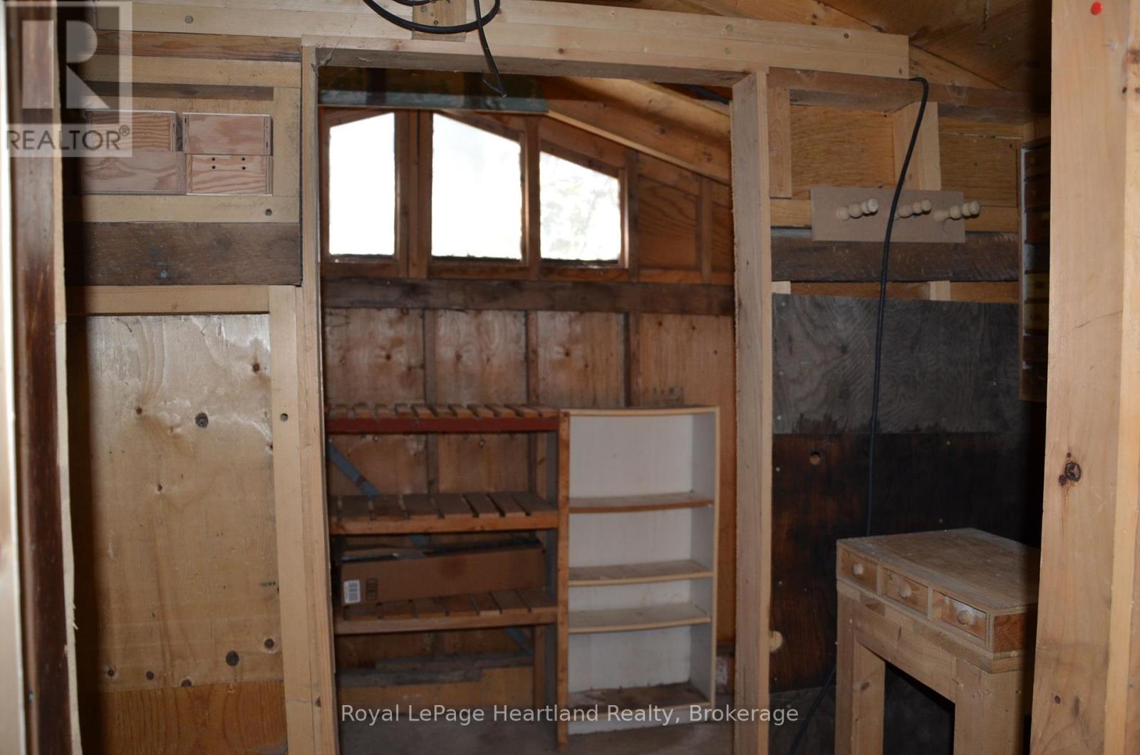 122 Mary Street, Central Huron, Ontario  N0M 1L0 - Photo 22 - X12462725