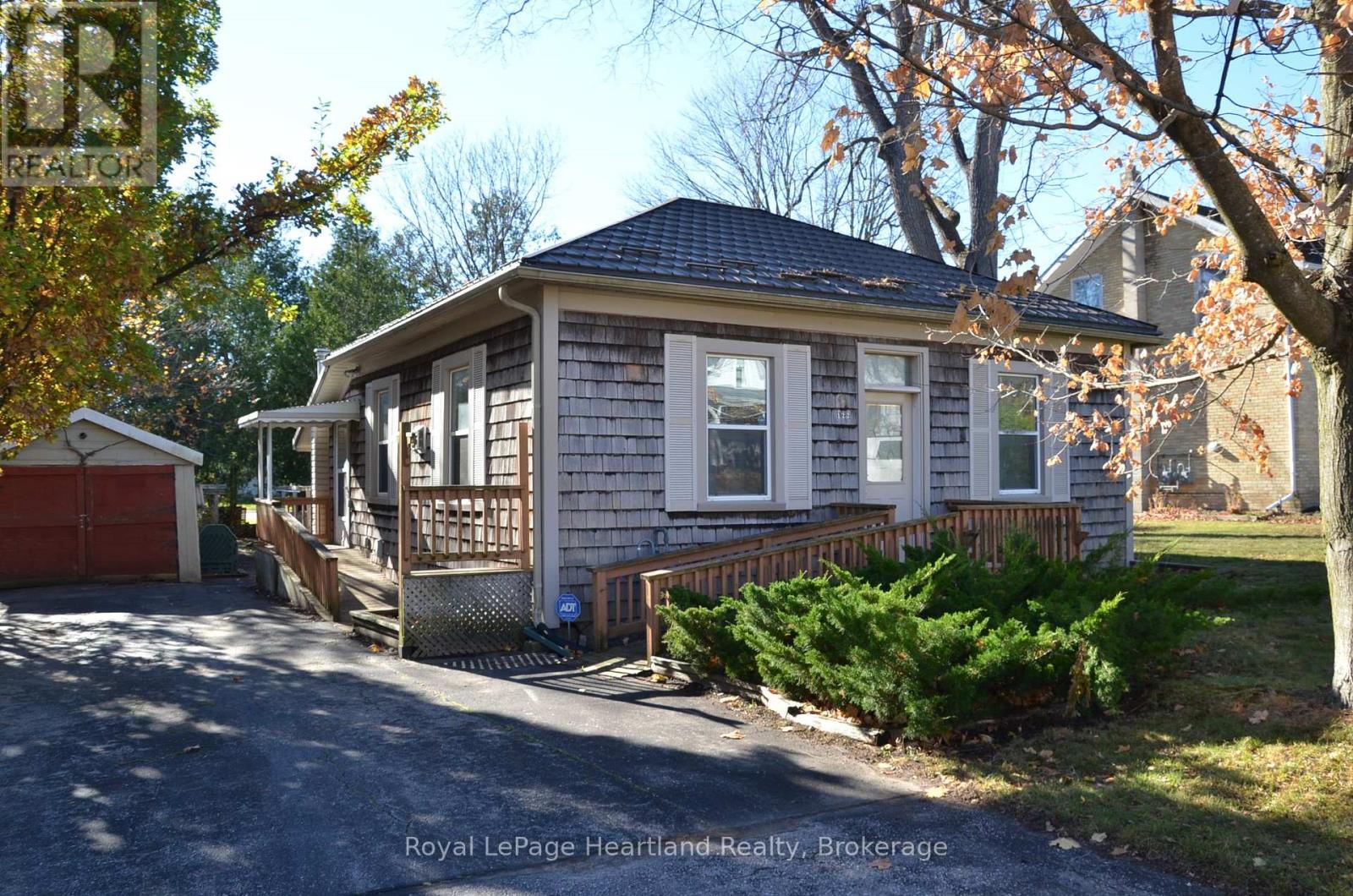 122 Mary Street, Central Huron, Ontario  N0M 1L0 - Photo 34 - X12462725