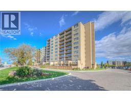 15 NICKLAUS Drive, Hamilton, Ontario