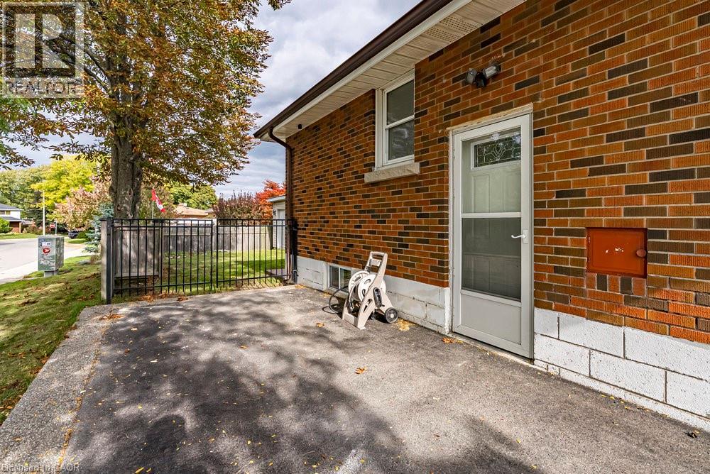 105 Mcelroy Road E, Hamilton, Ontario  L9A 1Z1 - Photo 26 - 40778646