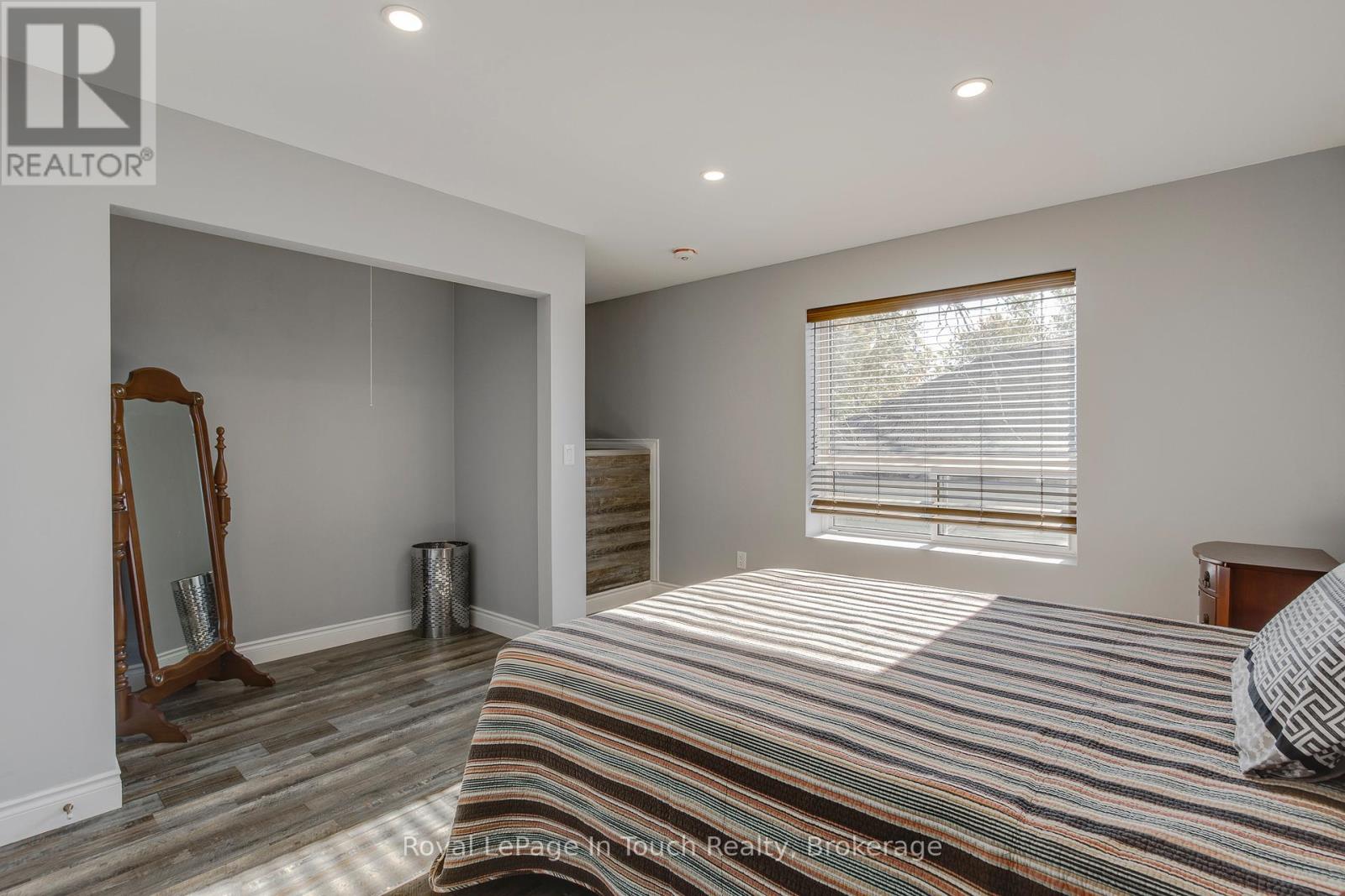 142 Duck Bay Road, Tay, Ontario  L0K 2C0 - Photo 13 - S12463255