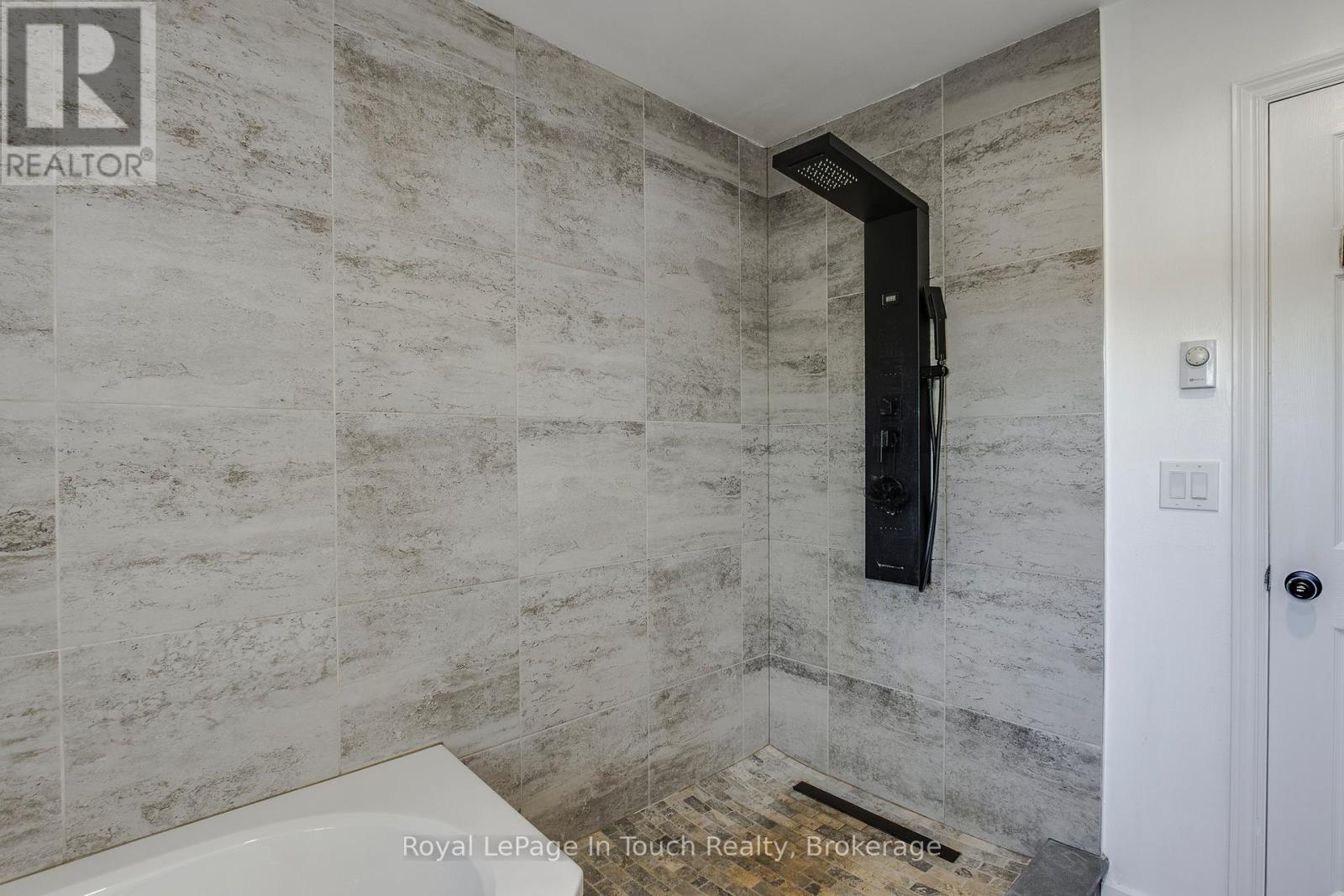 142 Duck Bay Road, Tay, Ontario  L0K 2C0 - Photo 16 - S12463255