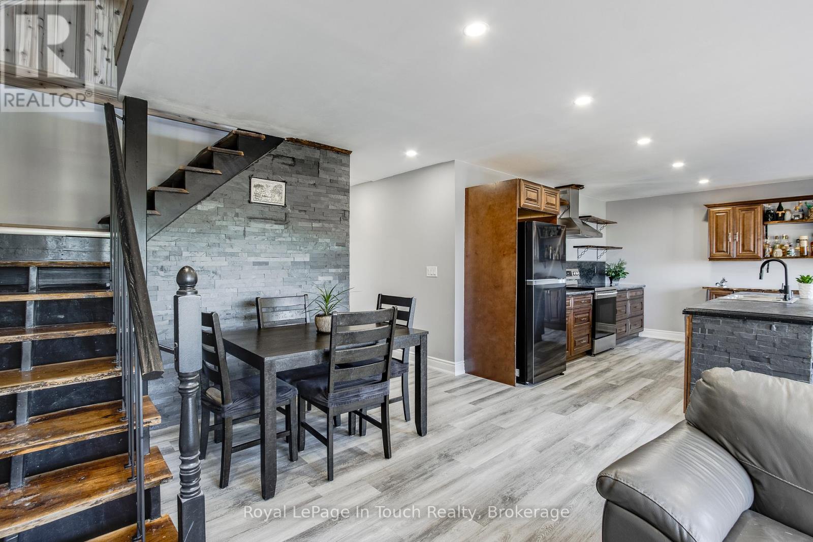 142 Duck Bay Road, Tay, Ontario  L0K 2C0 - Photo 6 - S12463255