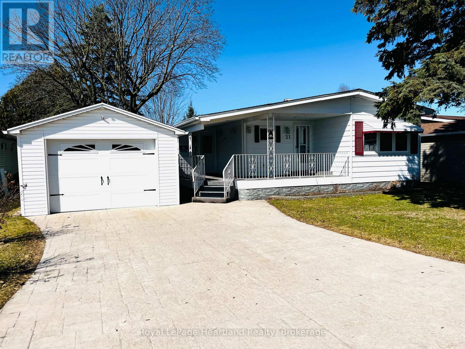 21 VELMA STREET, Strathroy-Caradoc, Ontario