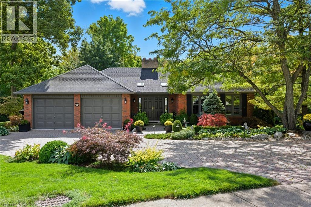 9 MAYS Crescent, Waterdown, Ontario