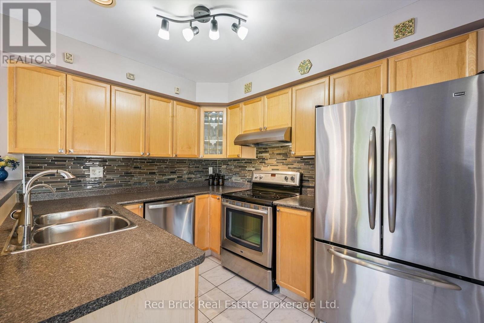 7241 Torrisdale Lane, Mississauga, Ontario  L5N 7Y7 - Photo 11 - W12464244