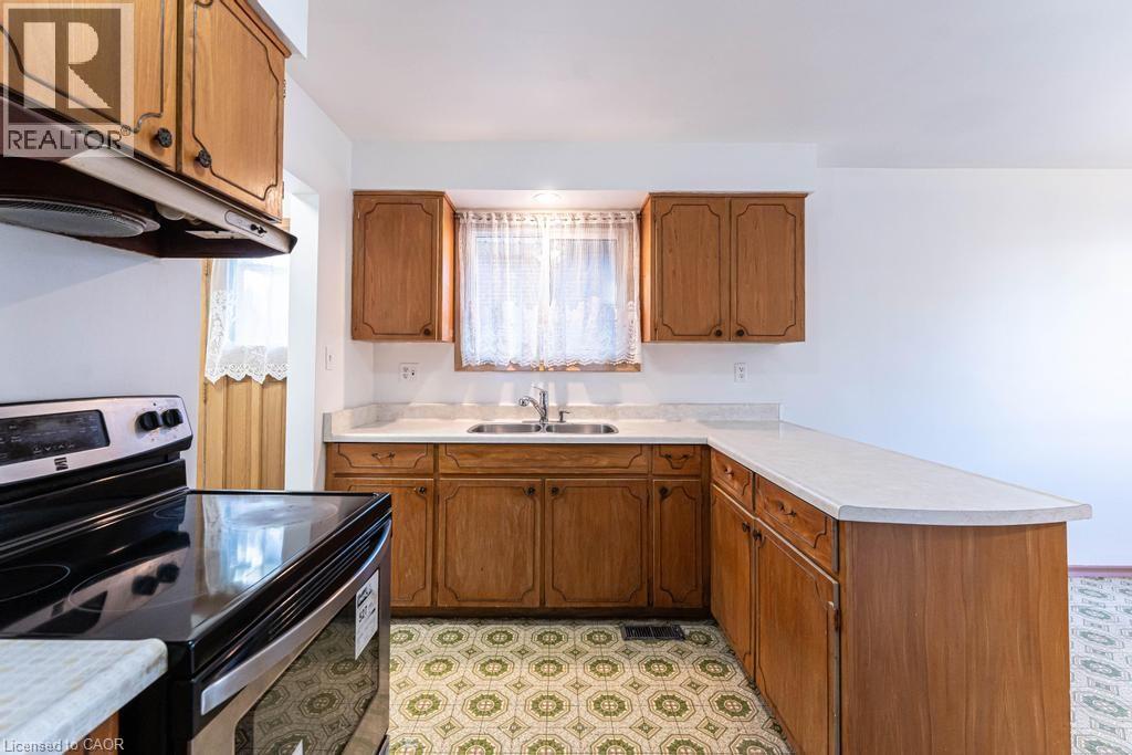 69 Buckingham Drive, Hamilton, Ontario  L9C 2G8 - Photo 5 - 40779661