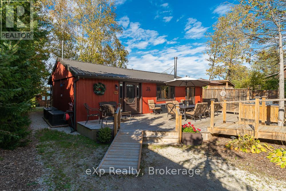 111 Wilson Drive, Georgian Bluffs, Ontario  N0H 2T0 - Photo 1 - X12468430