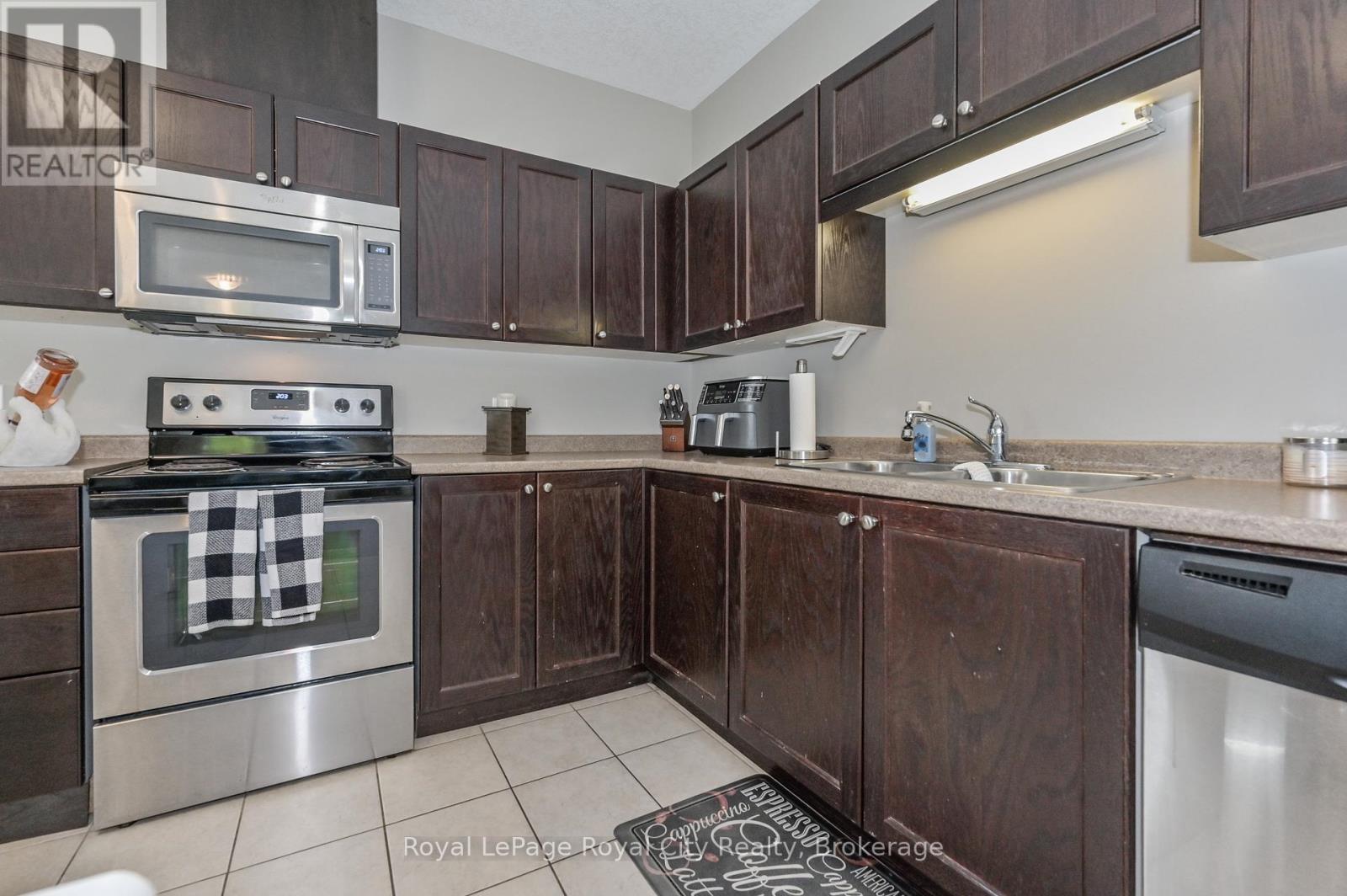 145 Kertland Street, Centre Wellington, Ontario  N0B 1S0 - Photo 31 - X12469166
