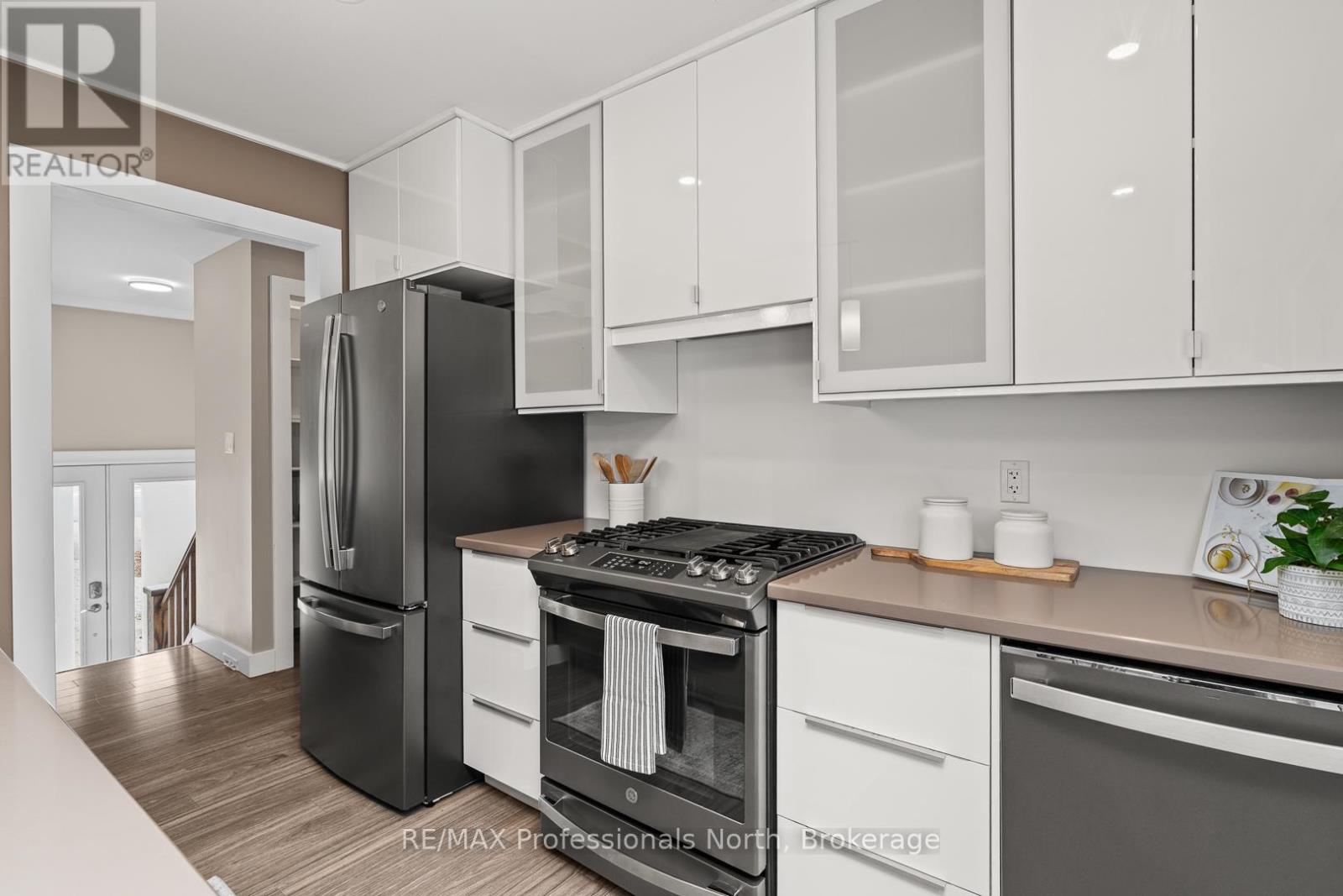 11 Andrea Drive, Bracebridge, Ontario  P1L 1C5 - Photo 12 - X12469199