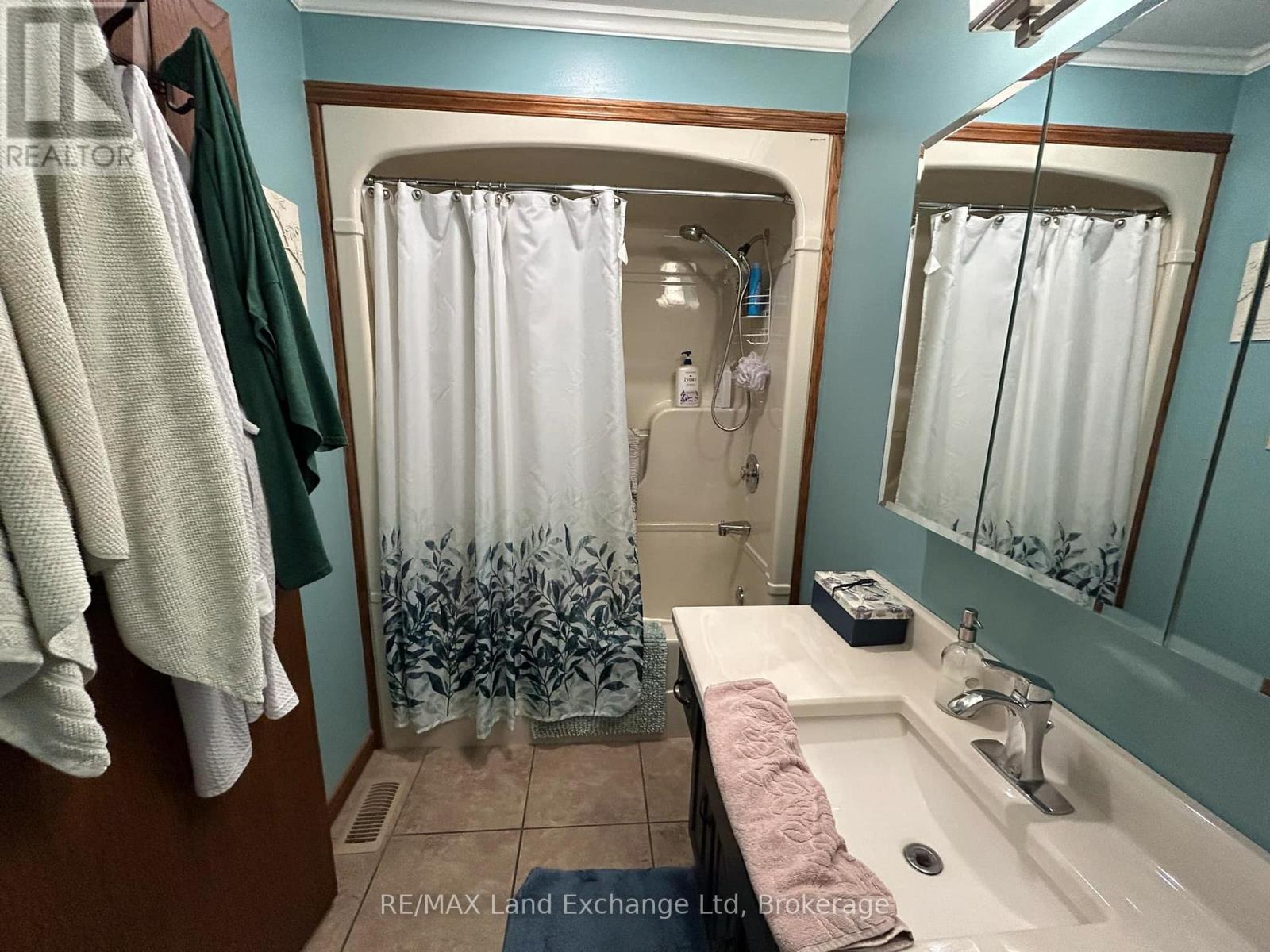 1a Crawford Street, North Huron, Ontario  N0G 2W0 - Photo 33 - X12469435