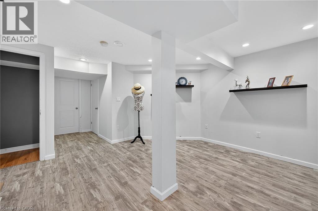 27 Surrey Drive, Ancaster, Ontario  L9K 1L9 - Photo 35 - 40780246