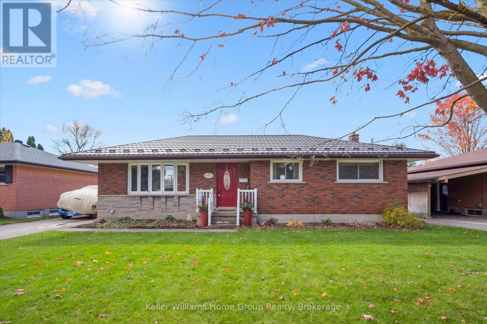 5 Bergin Avenue, Centre Wellington, Ontario  N1M 1A7 - Photo 1 - X12469894