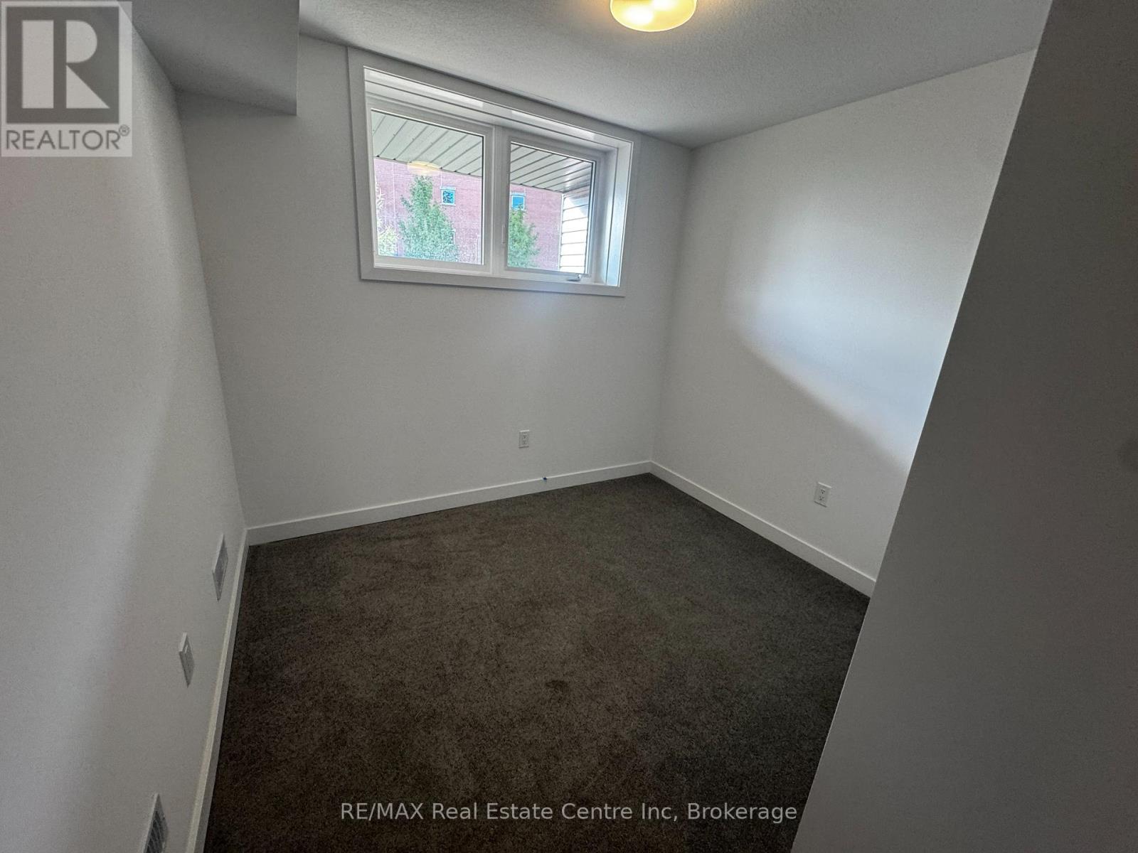 93 - 940 St David Street N, Centre Wellington, Ontario  N1M 0L7 - Photo 14 - X12469999