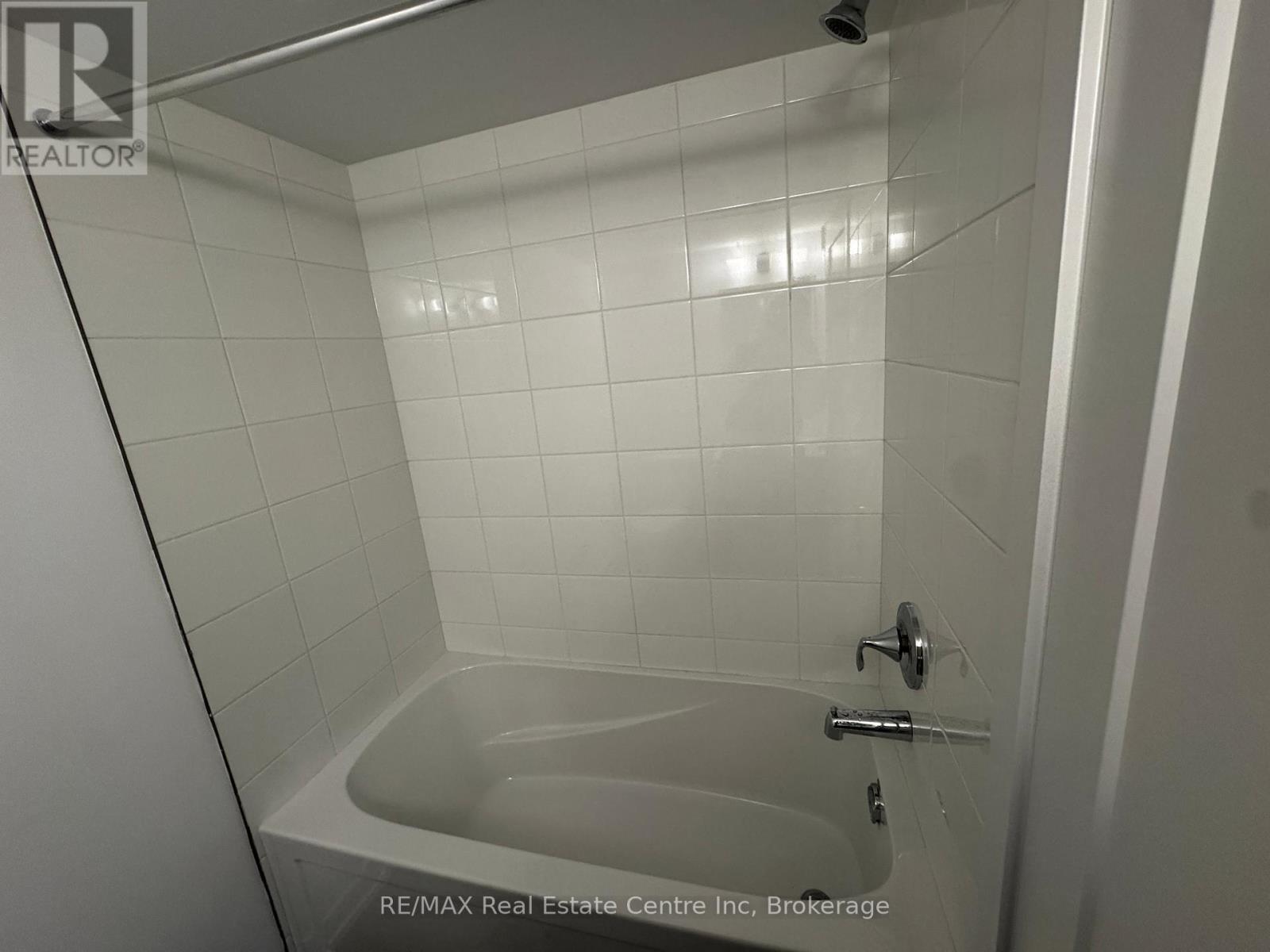 93 - 940 St David Street N, Centre Wellington, Ontario  N1M 0L7 - Photo 16 - X12469999