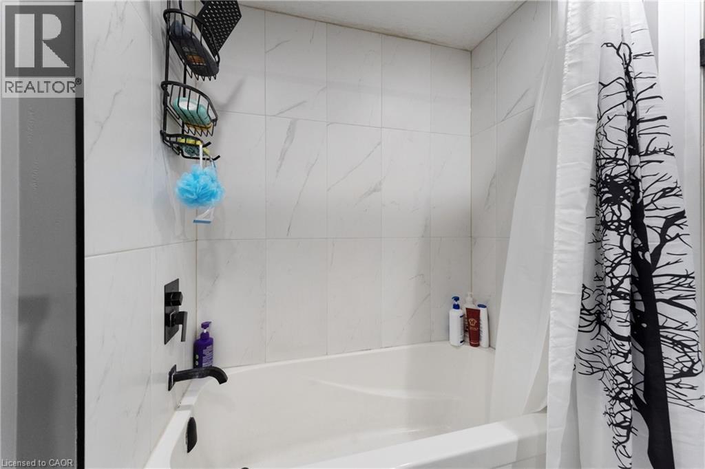 168 Hanover Place, Hamilton, Ontario  L8K 5X6 - Photo 42 - 40780336