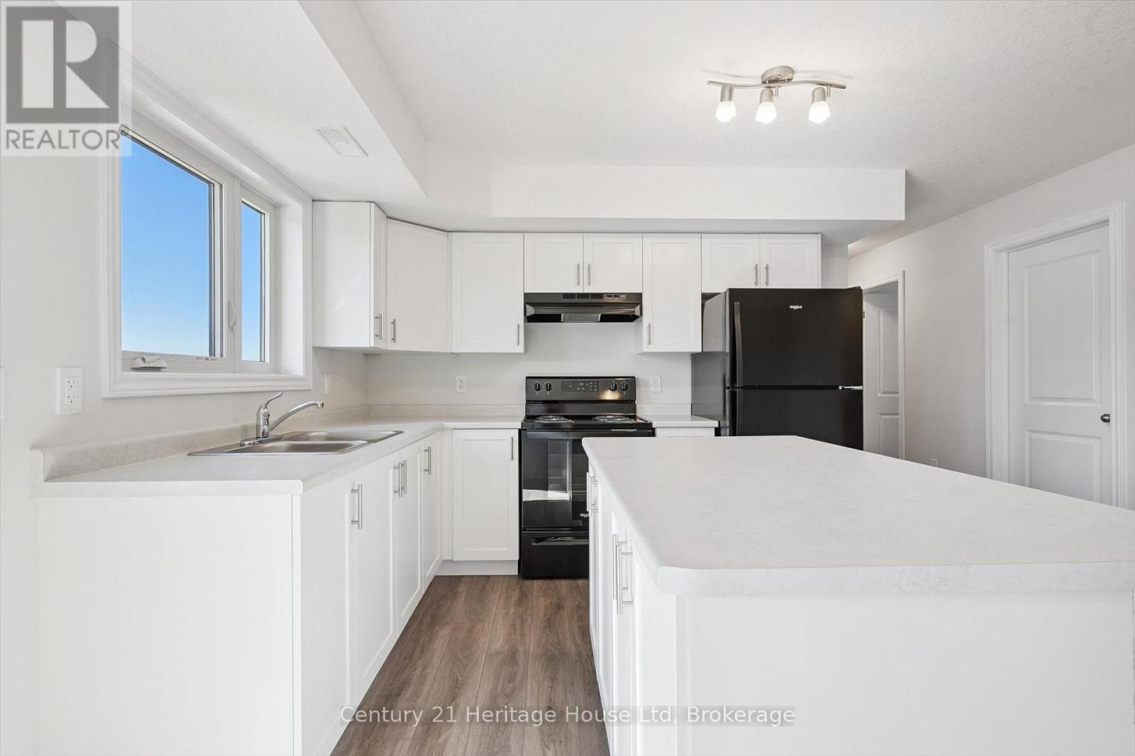 5 - 465 Garafraxa Street W, Centre Wellington, Ontario  N1M 0L6 - Photo 26 - X12470235