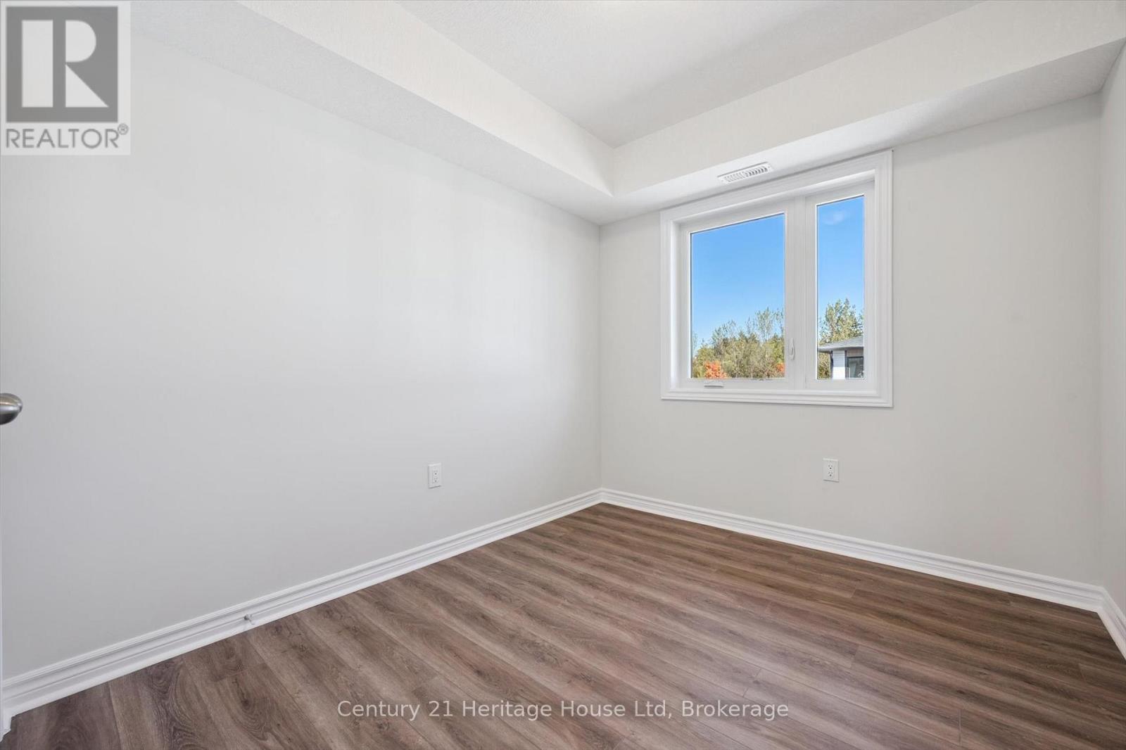 5 - 465 Garafraxa Street W, Centre Wellington, Ontario  N1M 0L6 - Photo 41 - X12470235