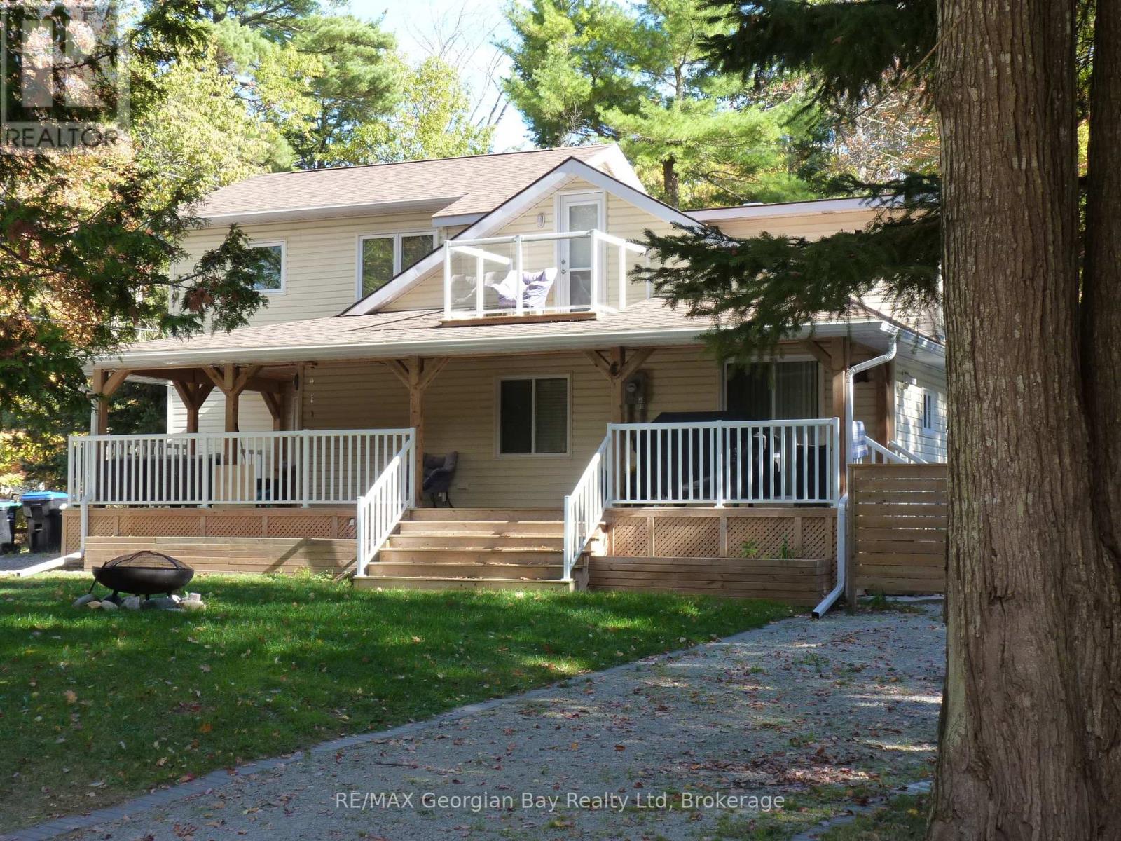 53 Bruce Street, Tiny, Ontario  L0L 2J0 - Photo 1 - S12470281