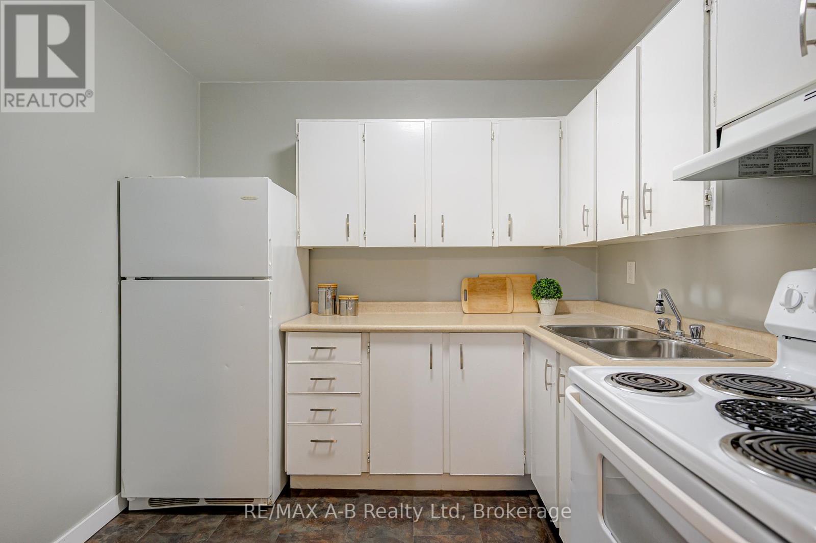 101 - 583 Mornington Avenue, London East, Ontario  N5Y 3E9 - Photo 30 - X12470522